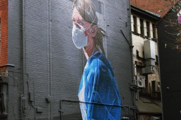Mural de una enfermera
